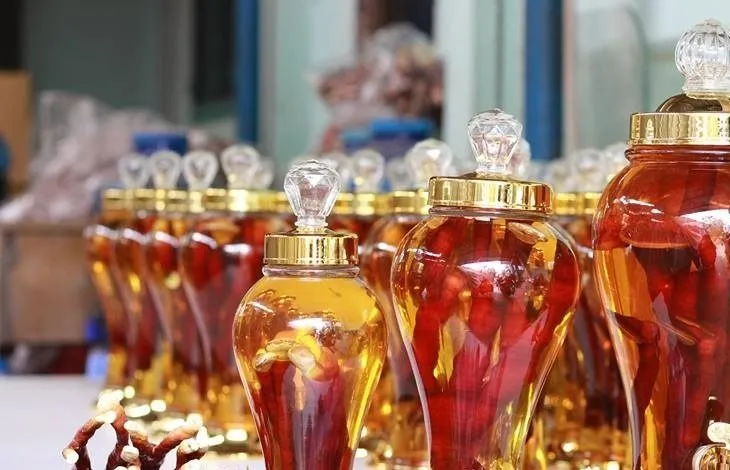 Rượu nấm linh chi giúp tăng cường sức khỏe và lưu thông máu